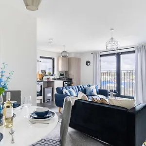 Livestay-new Private Building Minutes From Heathrow Slough